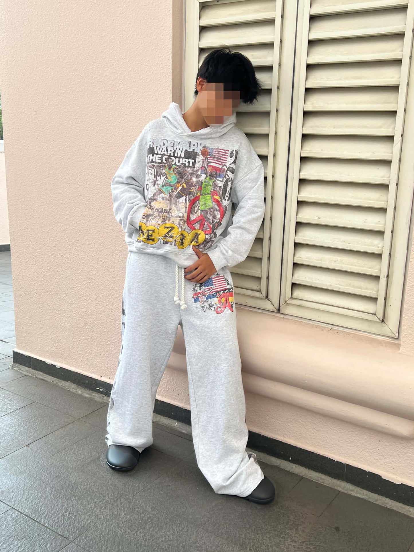 Aezra - War In The Court (Sweatpants)